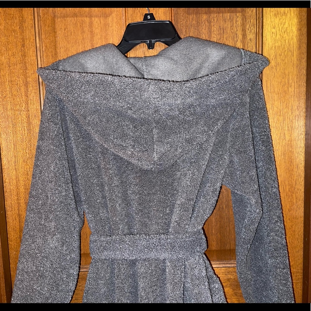 🌺 Ladies AMBRIELLE Sleepwear Robe. Size Small. 🌺 - Picture 5 of 8